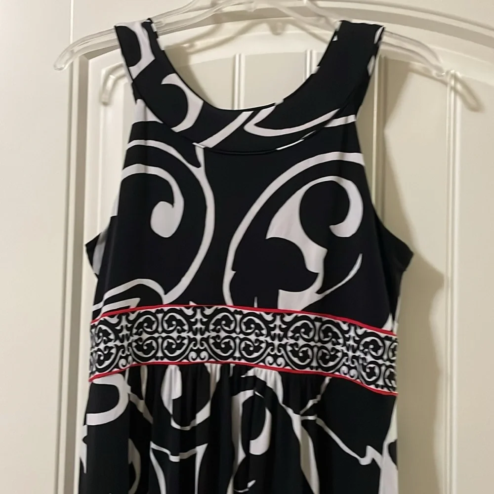 WHBM Medium Sleeveless black with white prints and red trim Midi Dress - Picture 6 of 8